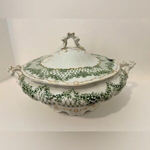 Vintage Made in England Wedgwood FLORA  Green & Gold Oval Lidded Vegetable Dish